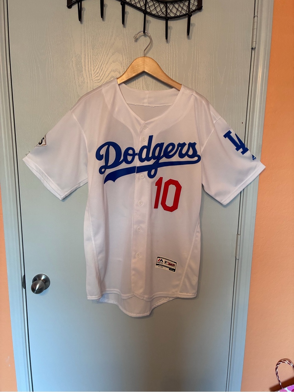 Majestic White Authentic Collection MLB FlexBase Jersey Label